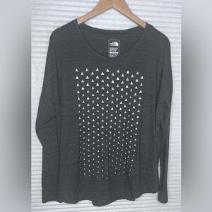 The North Face Women Crew Neck long sleeve graphic tee classic fit gray XXL
